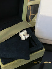 CLOVER SILVER RING