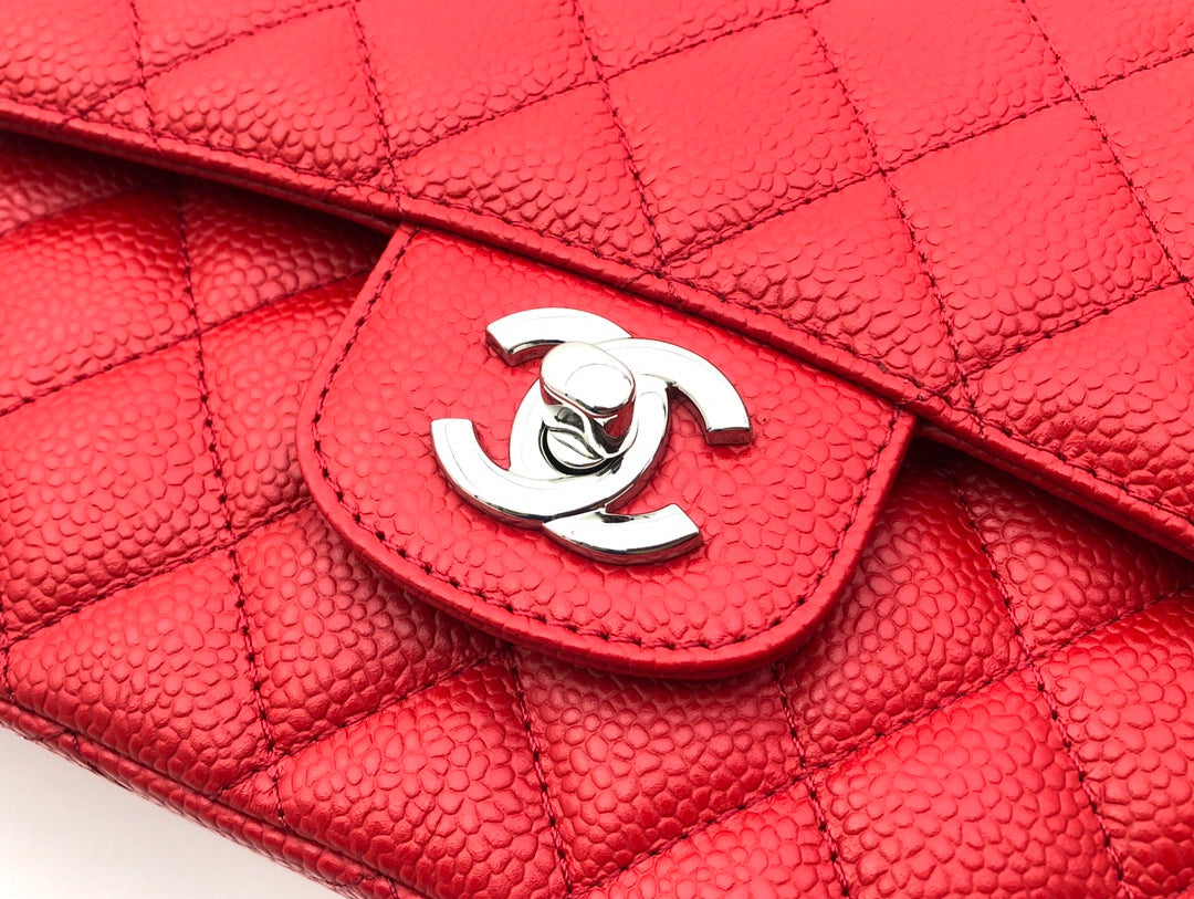 FLAP BAG MEDIUM 25CM RED CAVIAR SILVER HARDWARE
