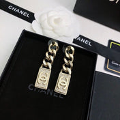 CHANEL 26S DOUBLE C LOGO CHAIN LINK RECTANGULAR PAVE CRYSTAL DROP EARRINGS IN GOLD METAL 631078