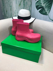 PUDDLE ANKLE BOOT IN BRIGHT PINK RUBBER