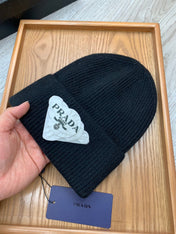BEANIE HAT IN BLACK WOOL 431357