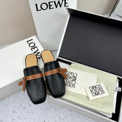 LW GATE BROWN BELTED MULE BLACK CALFSKIN