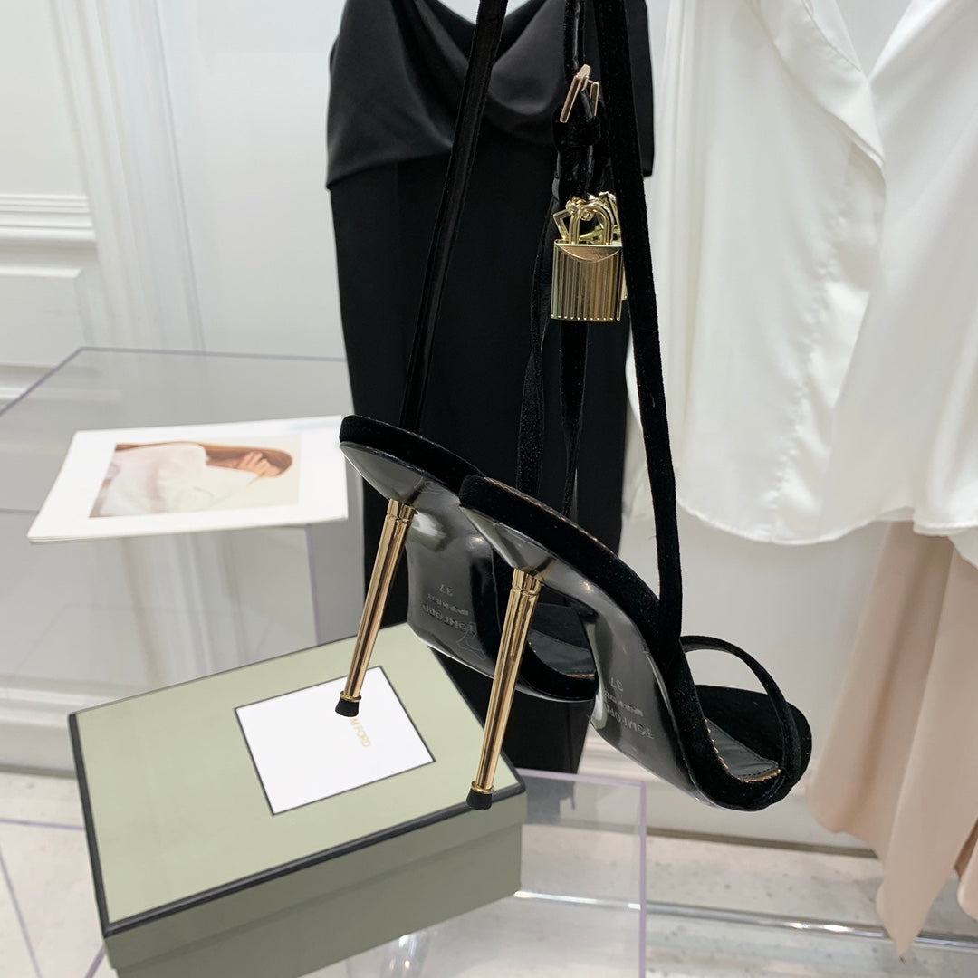 TOM FORD 26S GOLD BUCKLE HEELS 105 MM IN BLACK VELVET