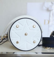 VIBE 18 BUCKET BAG IN WHITE CALFSKIN
