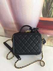CC MINI 17 VANITY CASE IN BLACK CALFSKIN GOLD HARDWARE