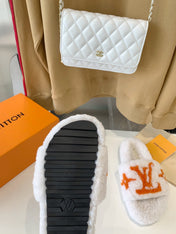 LV WOMEN'S PASEO FLAT SLIPPER IN WHITE FLEECE WITH ORANGE LOGO