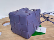 SMALL CASSETTE BUCKET 18 IN ULTRA VIOLET CALFSKIN