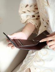 CC FLAP CARD HOLDER 11.5 BLACK GRAINED CALFSKIN GOLD ICON