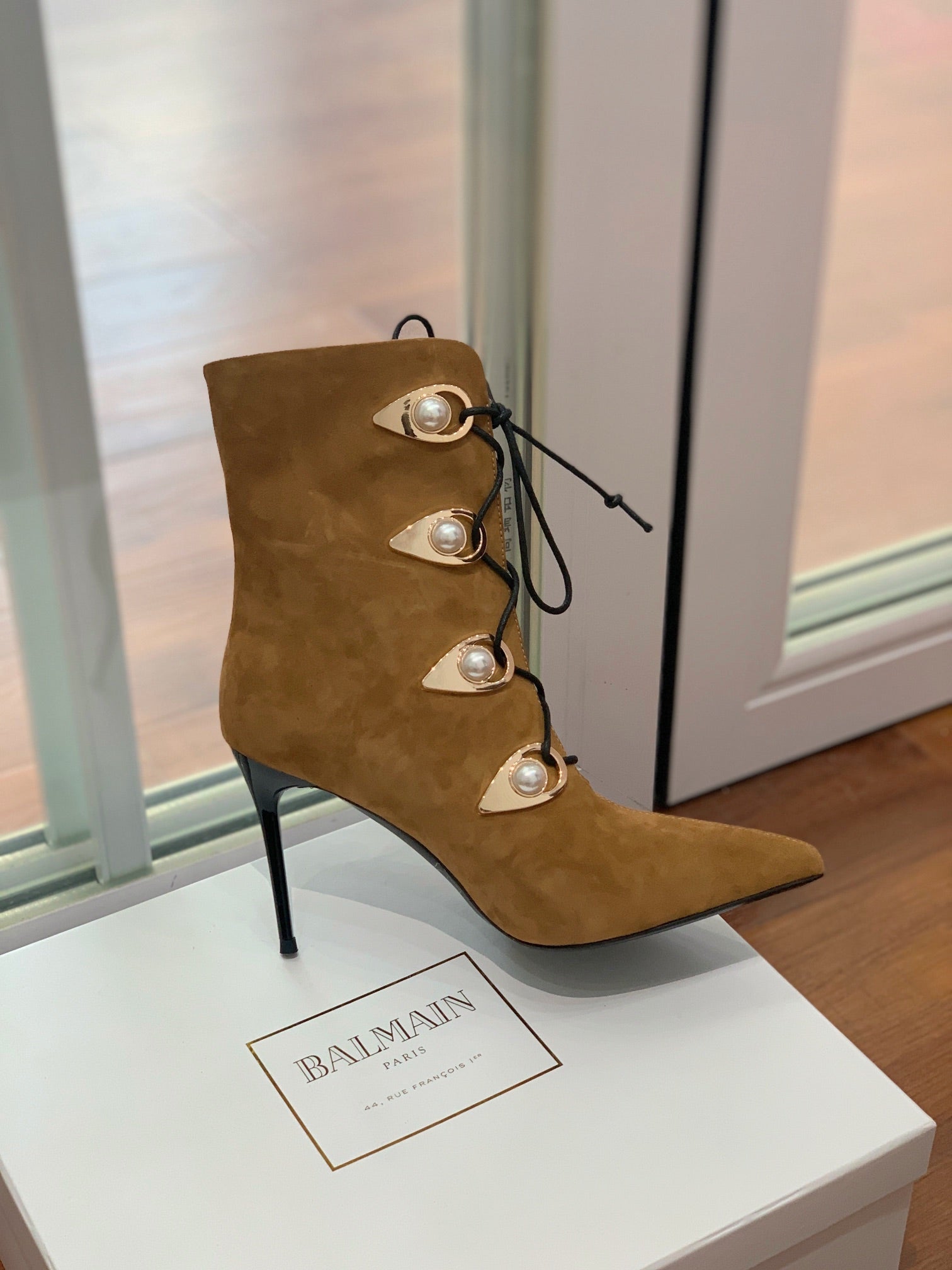 BALMAIN 26S BOOT 95 MM IN BROWN SUEDE PEARL BUTTON