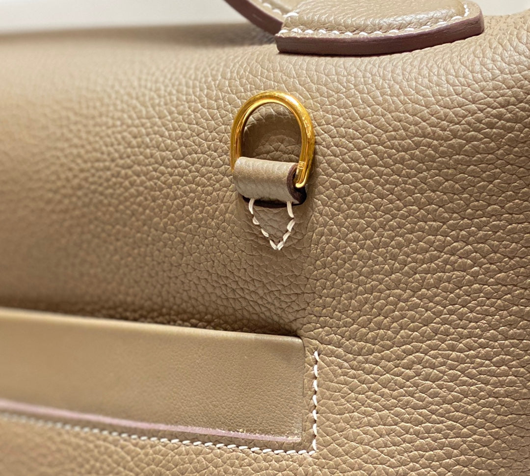 HM 26S 24/24 29MM IN BROWN EVERCOLOR CALFSKIN GOLD KELLY BUCKLE