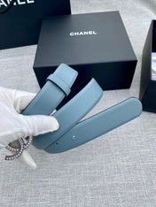 CHANEL 26S BELT 30 MM IN SKY BLUE CALFSKIN WITH GOLD HARDWARE 661514