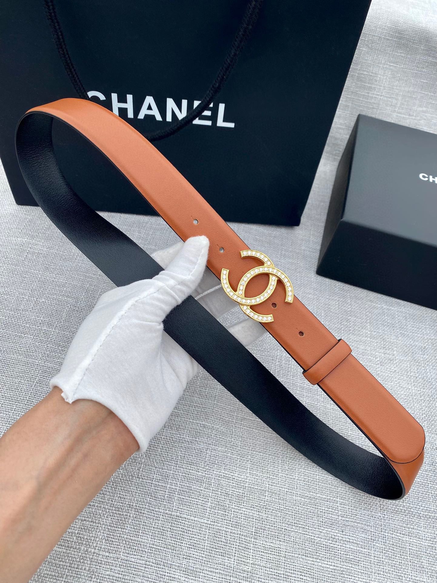 CHANEL 26S BELT 30 MM IN CARAMEL BROWN CALFSKIN WITH GOLD HARDWARE 661515