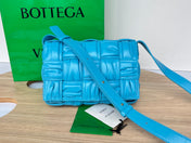 CASSETTE 28 IN SKY BLUE SOFT LAMBSKIN