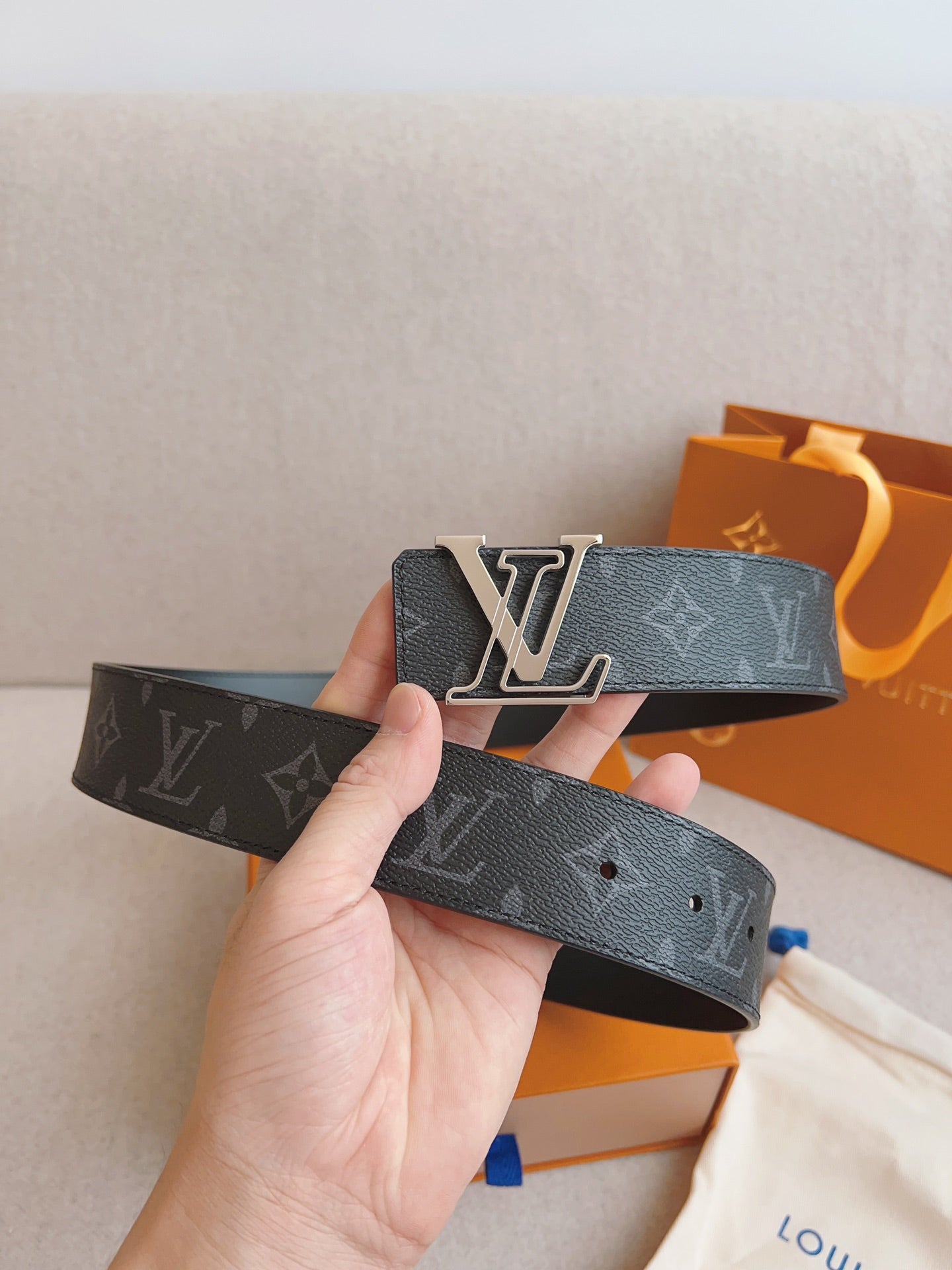LV 25S BELT 40 MM IN BLACK MIX GREY CALFSKIN 593206
