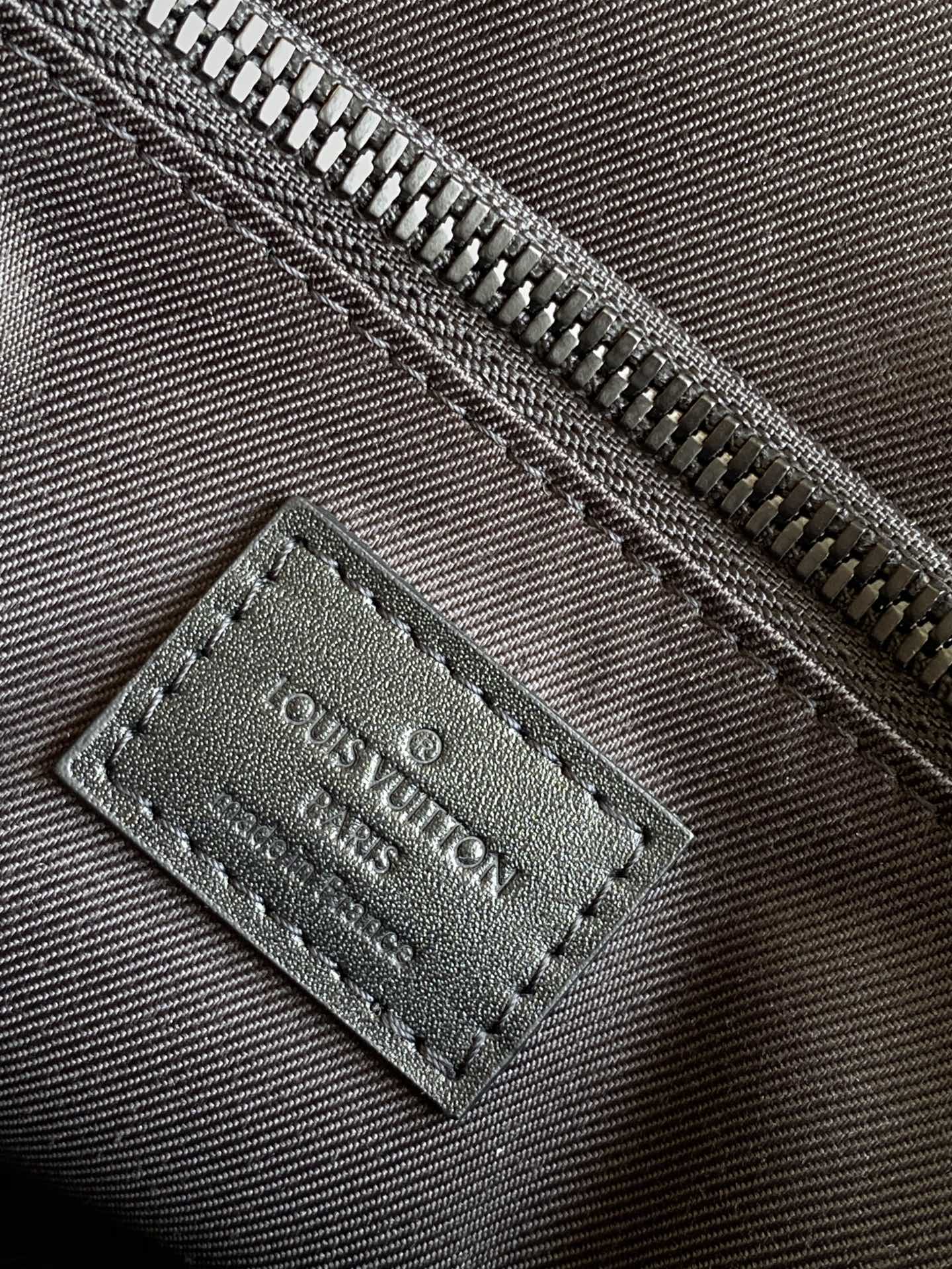 LV 25S S LOCK MESSENGER BAG 21 IN BLACK FULL EMBOSSED TAURILLON CALFSKIN
