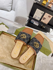 GG EXCLUSIVE SLIDE SANDAL CARAMEL AND BLACK FABRIC