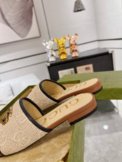 GG EXCLUSIVE SLIDE SANDAL CARAMEL AND CREAM SEDGE