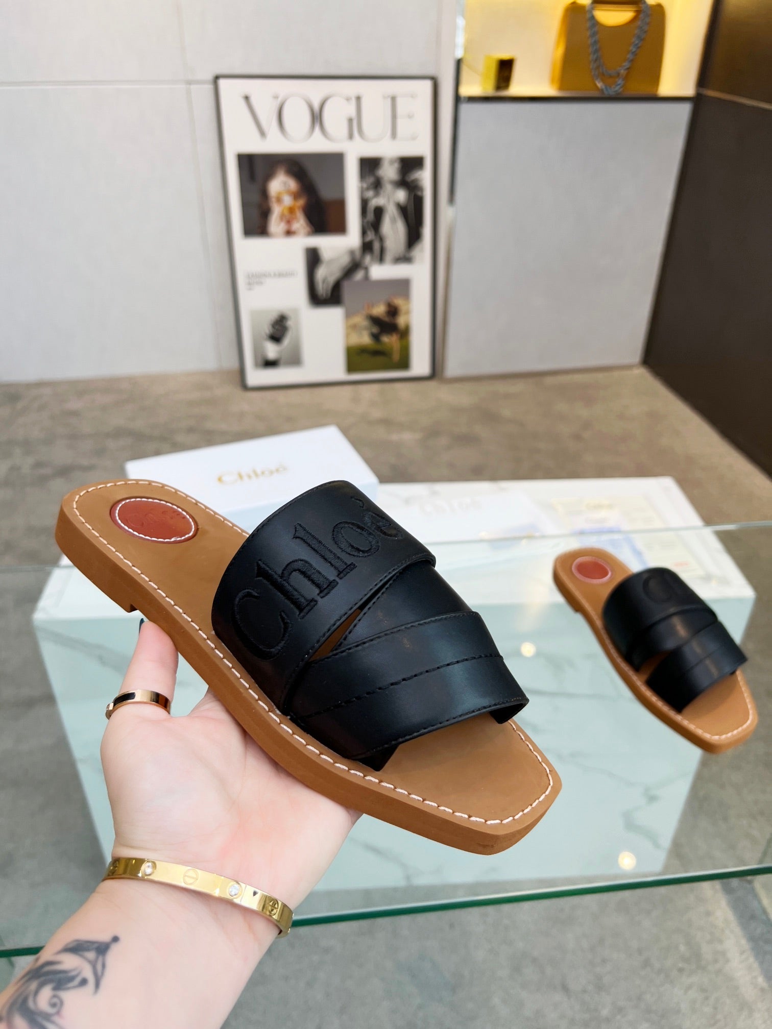 CHLOÉ WOODY MULE IN BLACK LAMBSKIN WITH EMBROIDERED LOGO