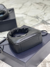 HOBO BAG 21 IN BLACK SOFT LAMBSKIN