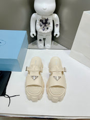 MONOLITH SLIPPER SANDALS IN BEIGE RUBBER