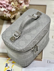 SMALL 25 TRAVEL VANITY CASE WITH SHOULDER STRAP DOVE GRAY