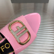 FLAT SLIDE IN BABY PINK METALLIC CALFSKIN