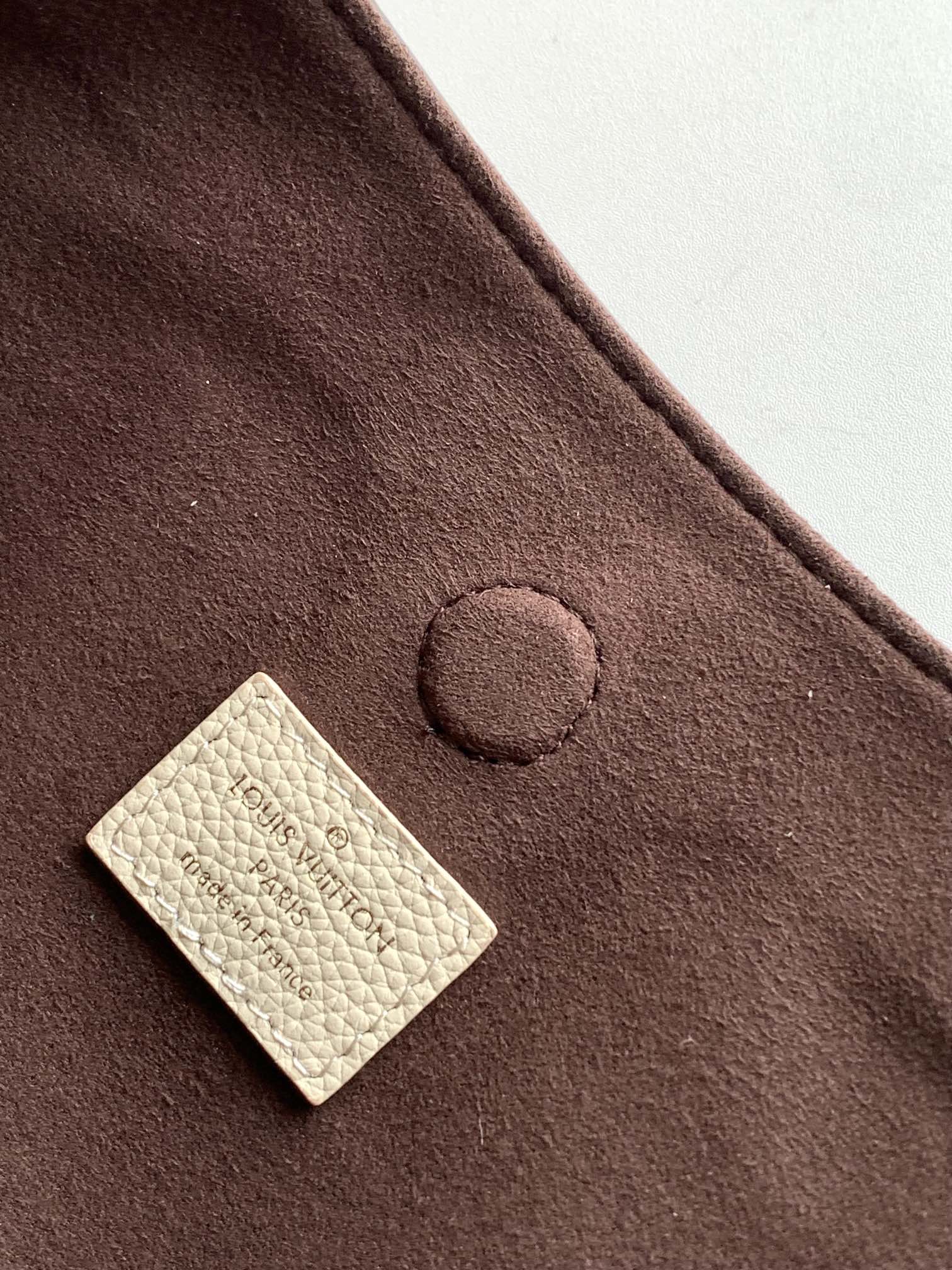 LV 25S OPÉRA MEDIUM BAG 36 IN BROWN AND CREAM MONOGRAM CALFSKIN GOLD HARDWARE