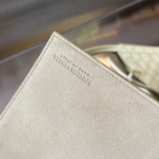 MEDIUM SOLSTICE 44 DARK CREAM LAMBSKIN