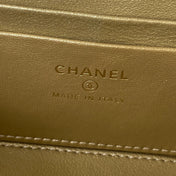 SMALL VANITY CASE 17 IN WHITE CALFSKIN GOLD HARDWARE