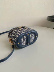 SIGNATURE VANITY 16 IN BLUE OBLIQUE JACQUARD