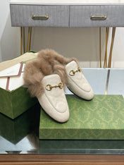 HORSEBIT MULE IN WHITE EMBOSSED CALFSKIN AND LAMB WOOL LINING