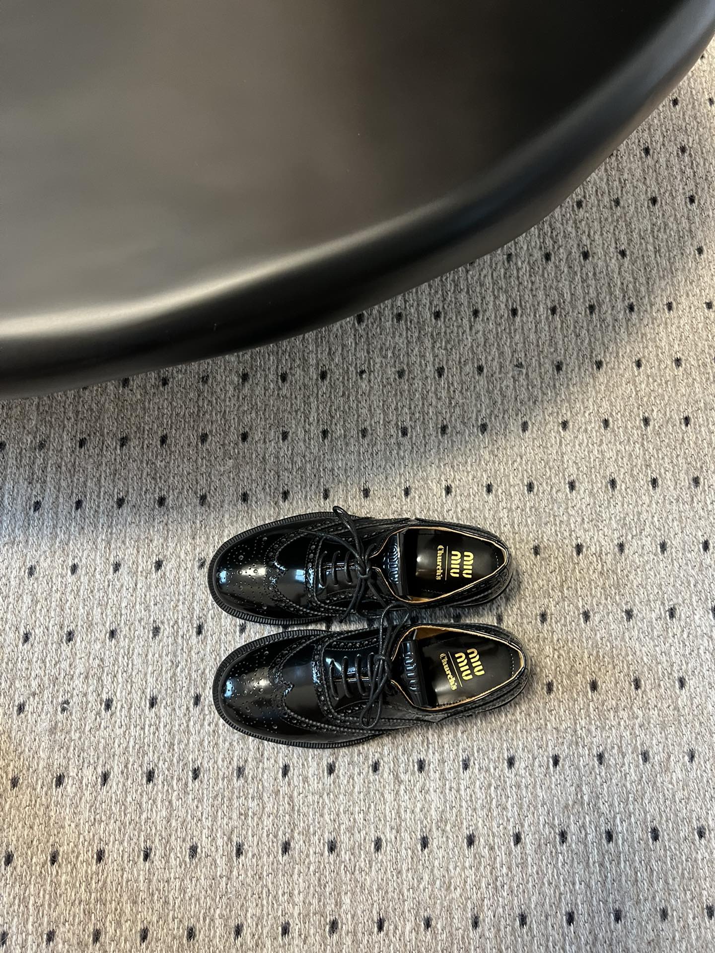 MIUMIU 26S LACE-UP BROGUE LOAFERS IN BLACK PATENT CALFSKIN