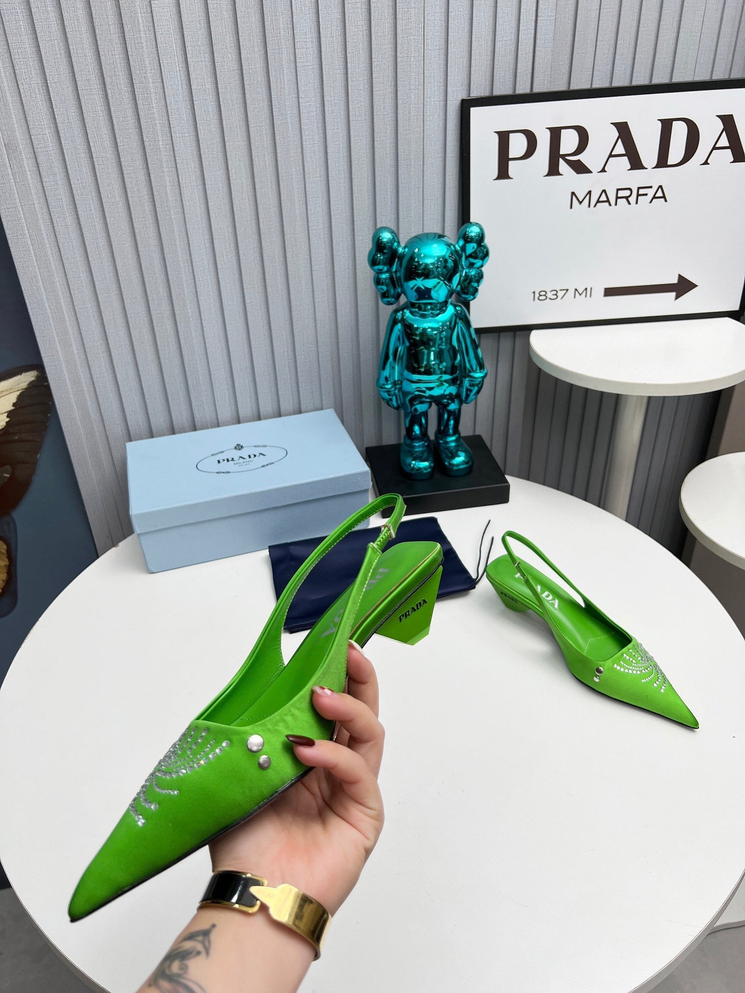 PRADA 26S POINTED TOE SLINGBACK 40MM IN APPLE GREEN SATIN CRYSTAL EMBELLISHED