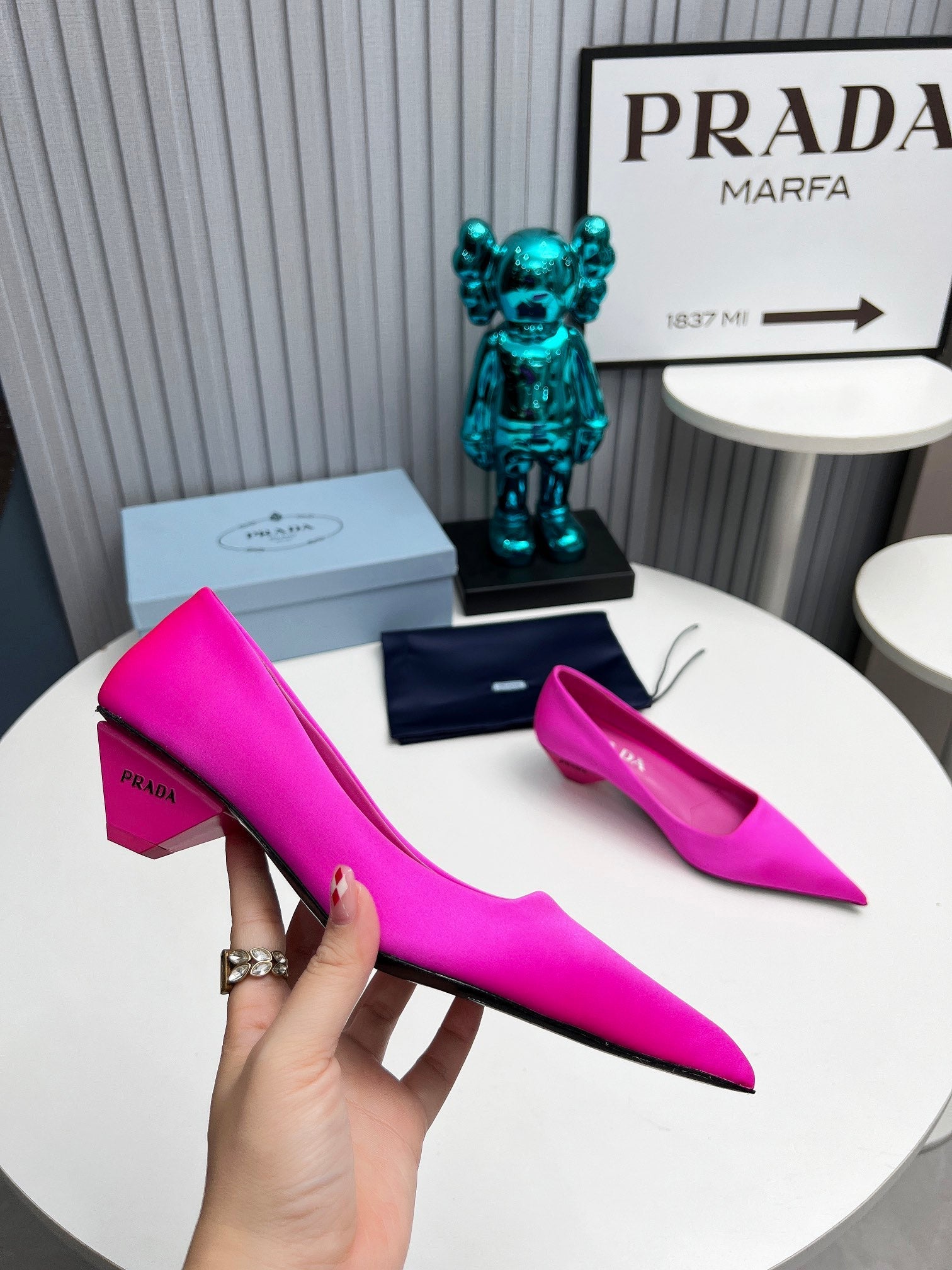 PRADA 26S POINTED TOE PUMPS 40MM IN FUCHSIA PINK SATIN