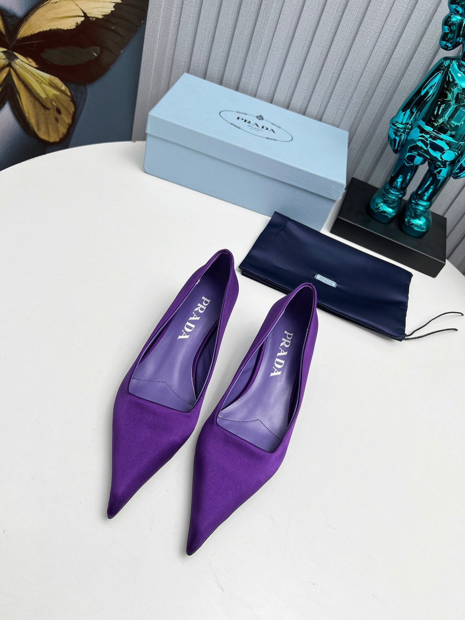 PRADA 26S POINTED TOE PUMPS 40MM IN PURPLE SATIN