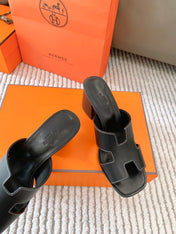 HELIA 60 SANDAL IN BLACK CALFSKIN