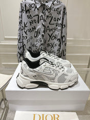 DIOR 25S CHRONO SNEAKER 45MM IN MESH WITH WHITE AND BLACK CALFSKIN