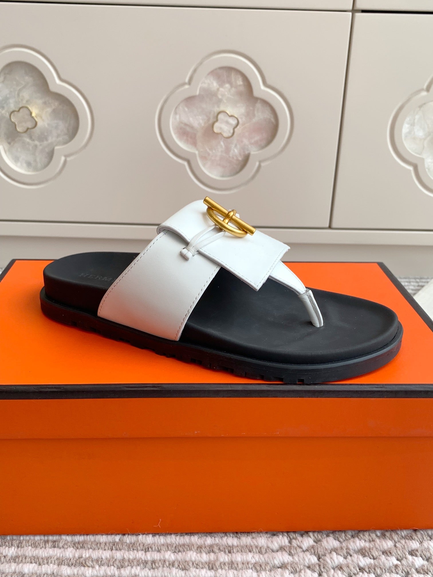 HM 26S JOYCE SANDAL IN WHITE CALFSKIN