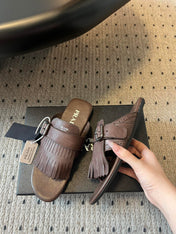 PRADA 25S SHUFFLE LEATHER THONG SANDALS IN BROWN CALFSKIN