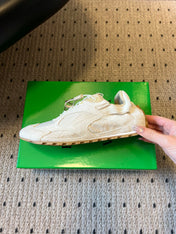 BOTTEGA VENETA 26S SNEAKERS IN CREAM WHITE SUEDE AND MESH FABRIC