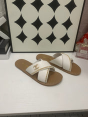 CHANEL 26S SANDALS IN WHITE CALFSKIN WITH DOUBLE C CHAIN DETAIL