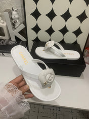 CHANEL 26S THONG SANDALS IN WHITE LAMBSKIN WITH FLORAL