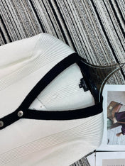 CHANEL 26S CARDIGAN 909