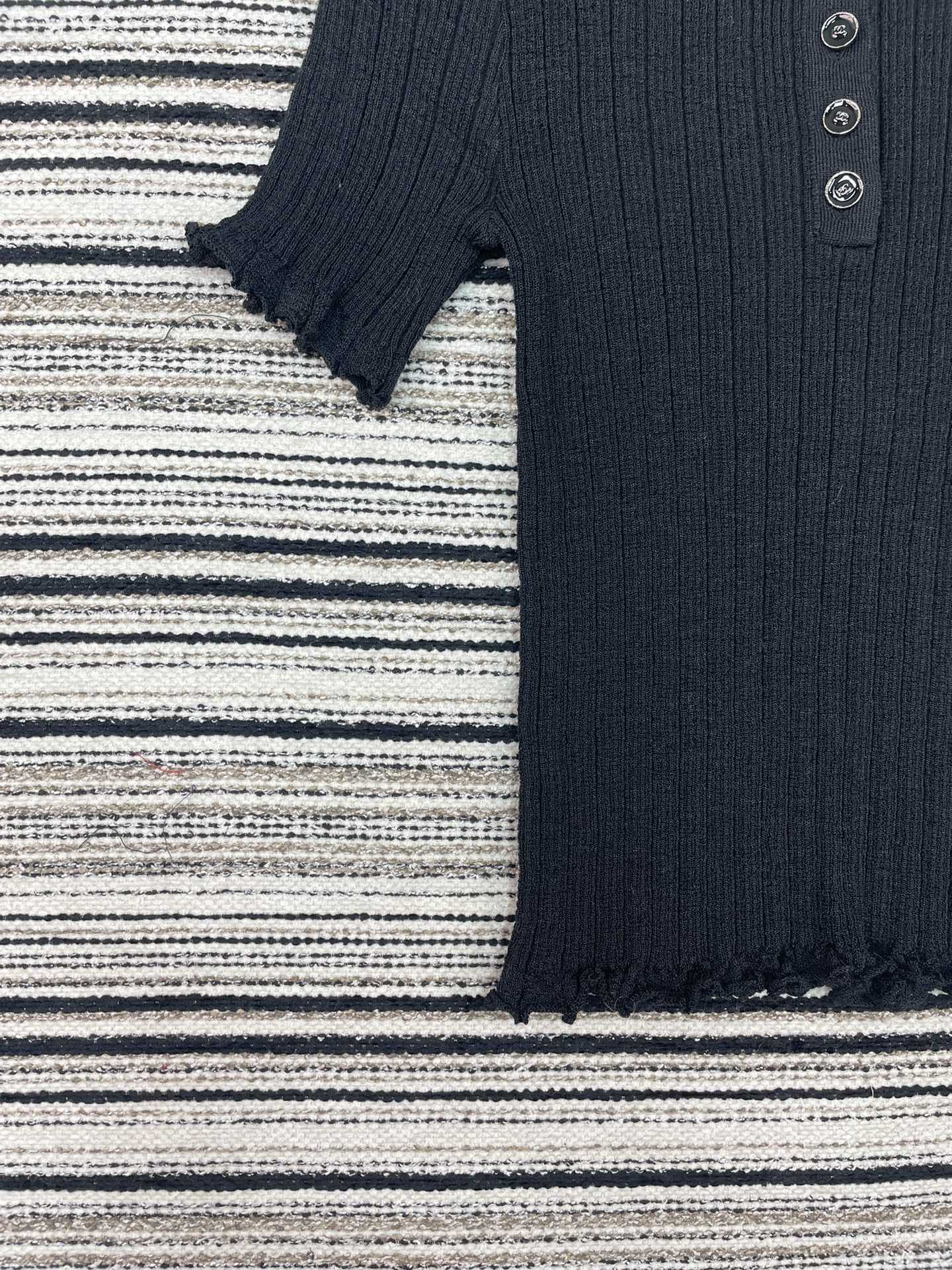 CHANEL 26S SHORT-SLEEVE POLO KNIT TOP 912