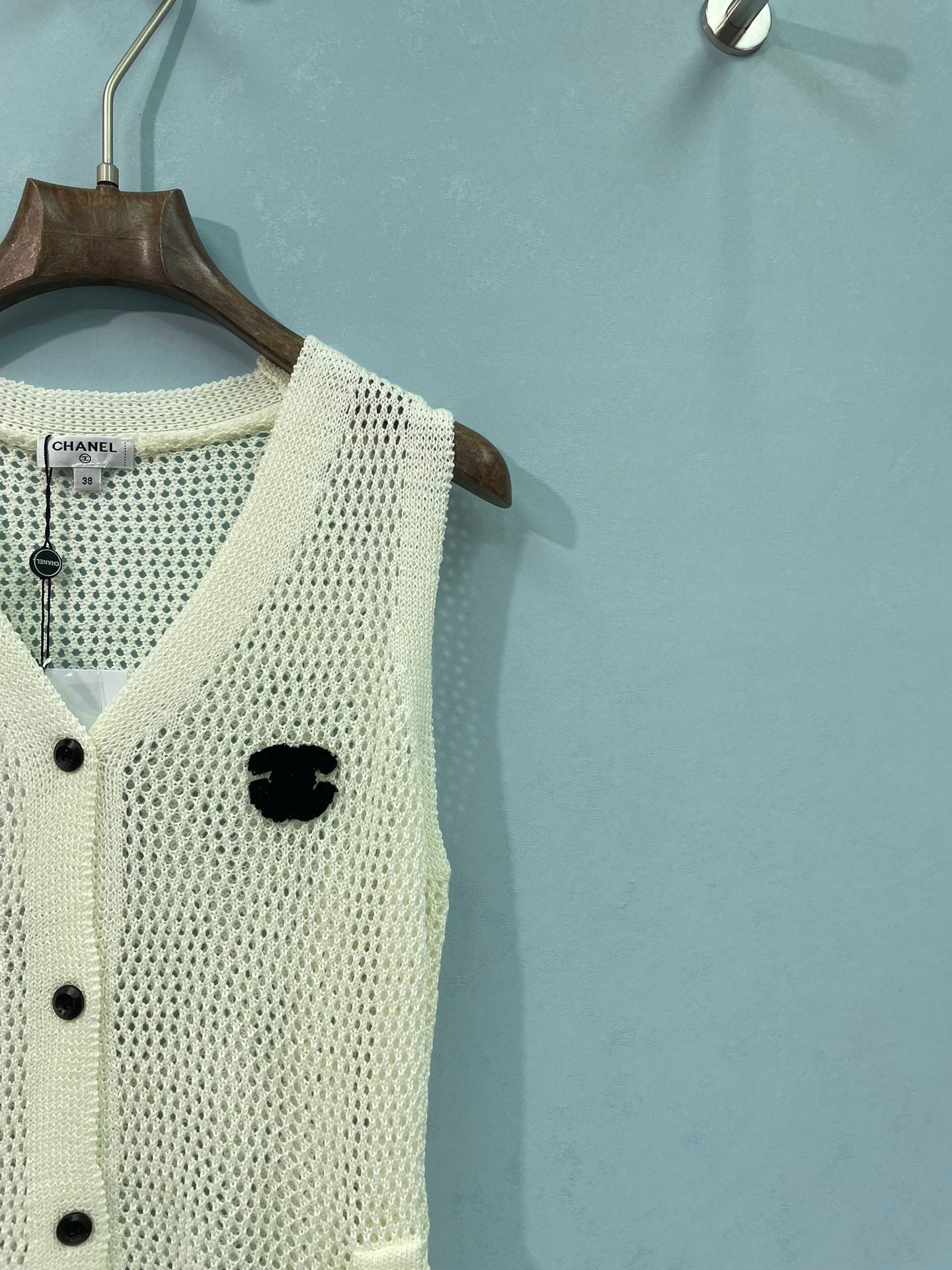 CHANEL 26S SLEEVELESS SWEATER STYLE 1055