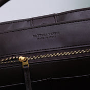 BV MEDIUM ANDIAMO 32 BROWN LAMBSKIN GOLD HARDWARE
