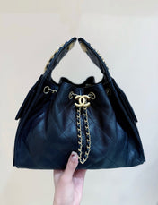CC 25 HANDBAG IN BLACK 30 GRAINED CALFSKIN GOLD HARDWARE