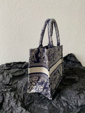 MISS SMALL TOTE 26 IN NAVY BLUE AND WHITE CANVAS