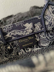 MISS SMALL TOTE 26 IN NAVY BLUE AND WHITE CANVAS