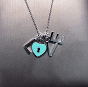 COLLAR LOVE PLATA NECKLACE